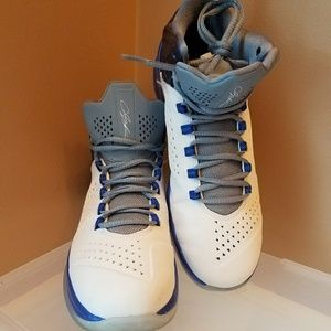 LIKE NEW RETRO MELLO XI JORDANS